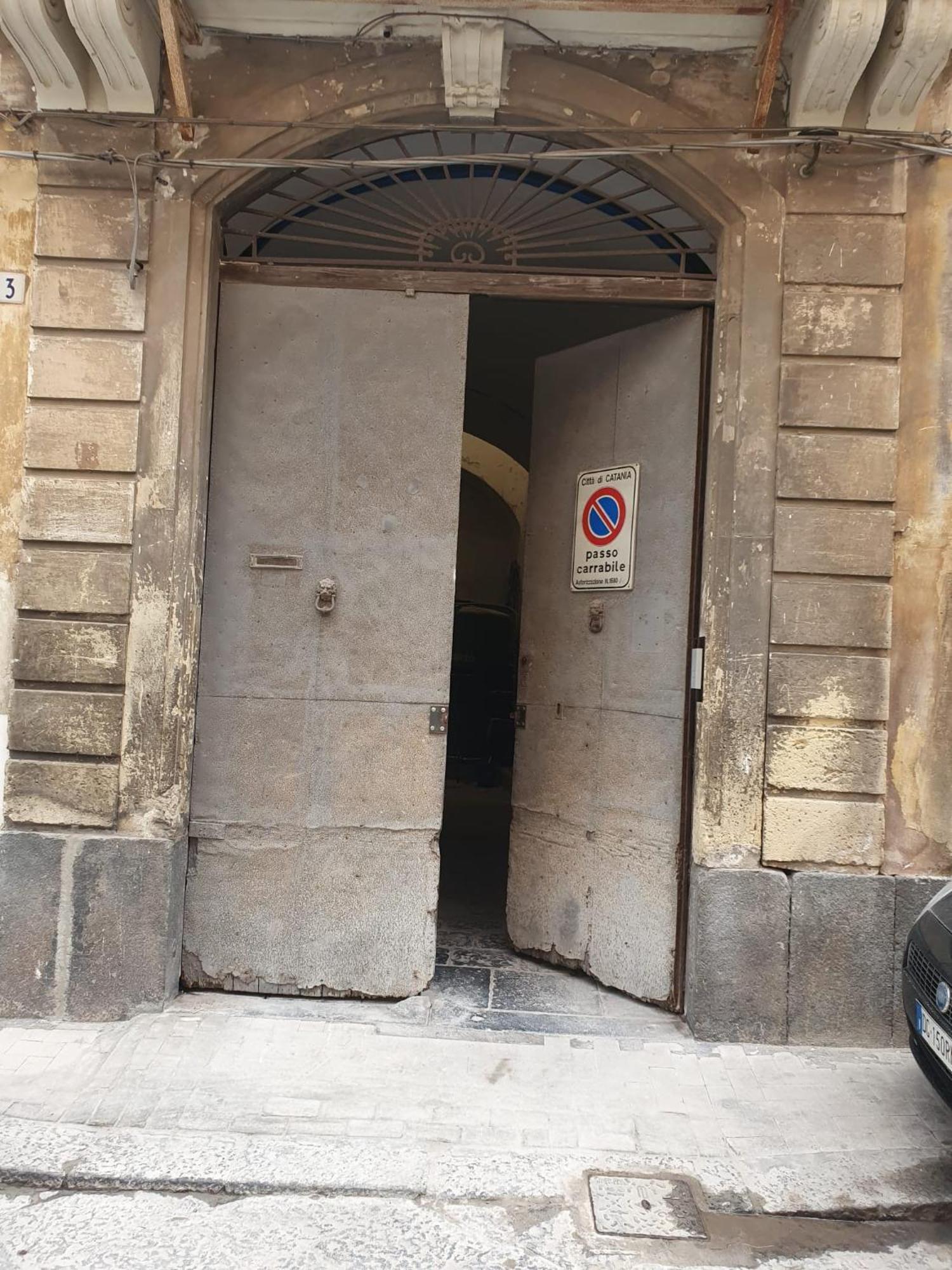 Grey House Apartments Catania Ngoại thất bức ảnh